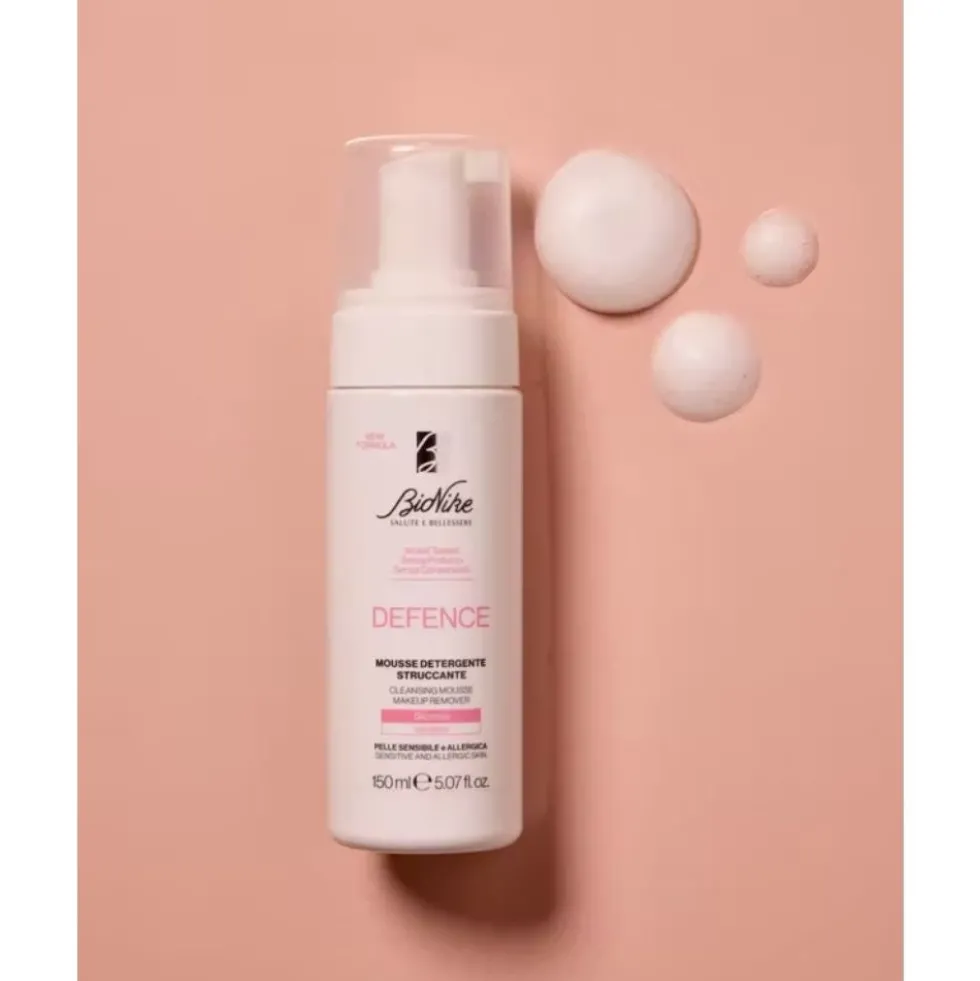 BioNike Defence - Mousse detergente e struccante per pelle sensibile e intollerante, 150 ml