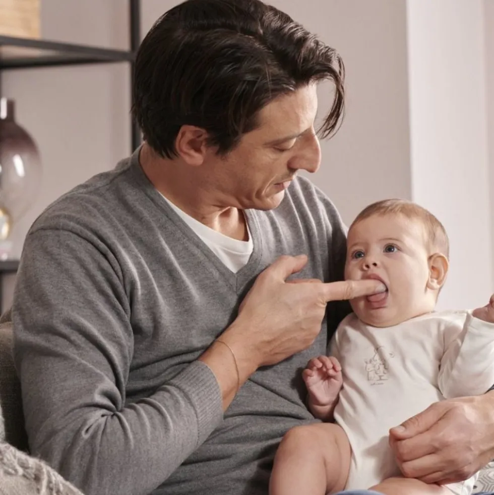 Chicco Set Igiene Orale Primi Mesi 4M+ Spazzolino da Dito + Gel Gengivale 30ml