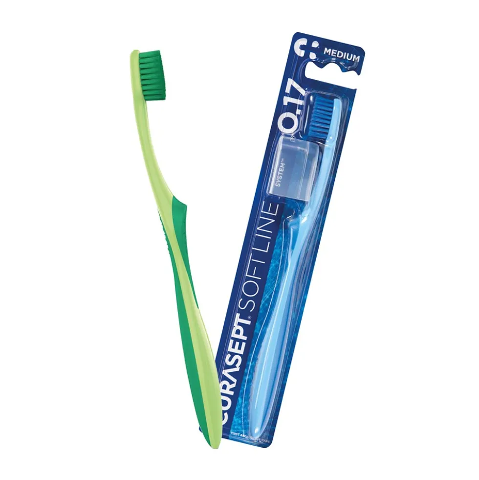 Curasept Spazzolino Medium 017 - Spazzolino manuale a setole medie per l'igiene orale, 1 pezzo