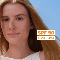 Eau Thermale Avène Ultra Stick SPF 50 - Stick solare per la protezione delle zone sensibili, 20 g