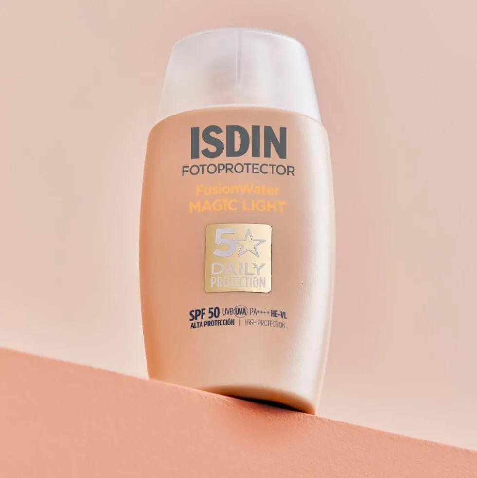 ISDIN Fotoprotector - Fusion Water Magic Light SPF50 Protezione Solare Viso Colorata, 50ml