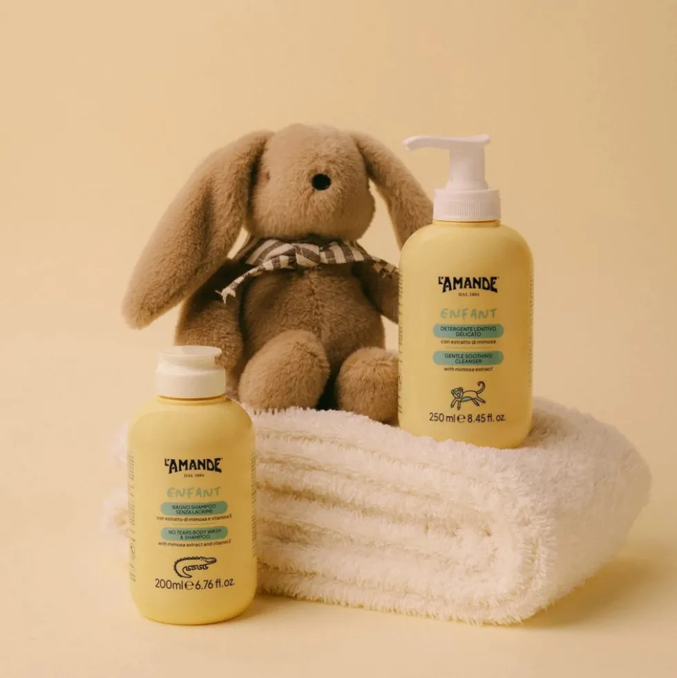 L'Amande Enfant Detergente Lenitivo Delicato Corpo e Capelli per Neonati e Bambini, 250ml