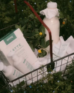 L'Amande Latte e Menta Kit Cofanetto Mani Sapone esfoliante 250 ml + Crema 75 ml