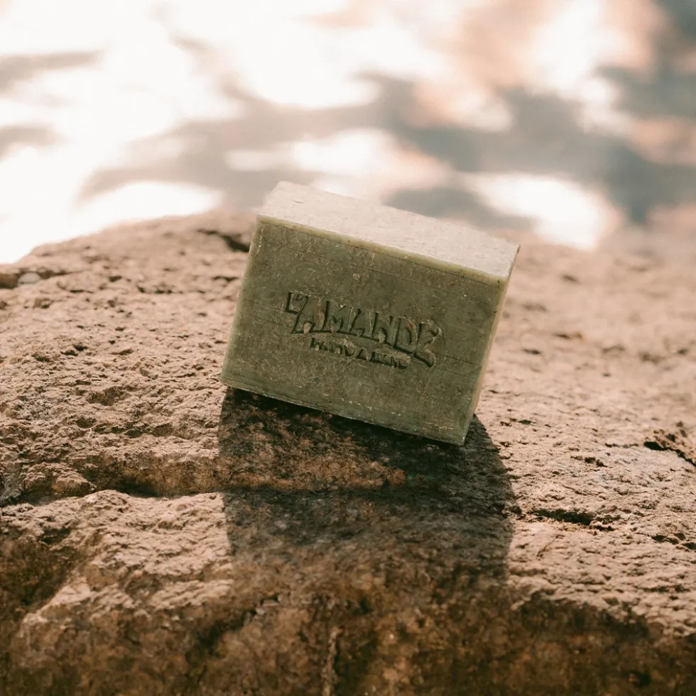 L'Amande Sapone Naturale Artigianale Oliva emolliente per la pelle secca, 150 g