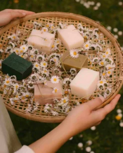 L'Amande Sapone naturale artigianale al cocco detergente per viso e corpo, 150 g