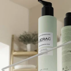 Lierac Cleanser - Il Latte Struccante Rimuove il Trucco Deterge e Nutre, 200ml