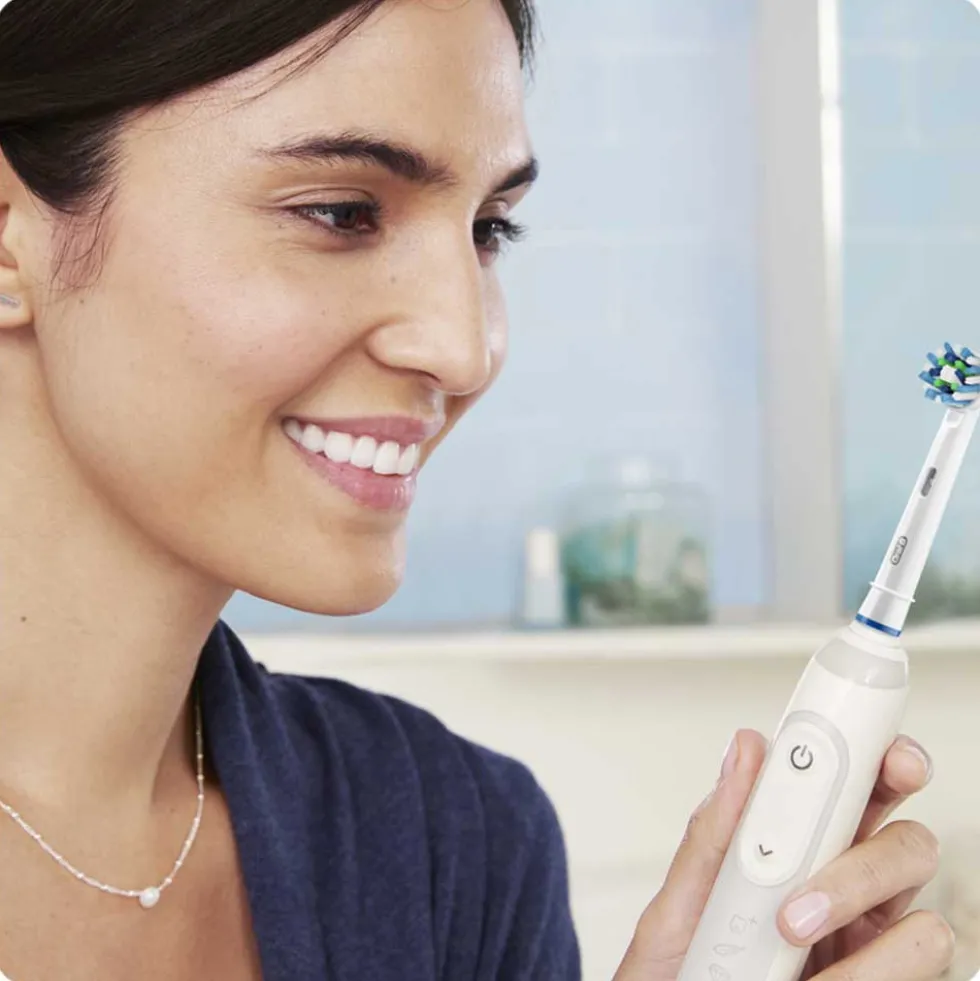 Oral-B CrossAction Testine di Ricambio per Spazzolino Elettrico, 8 Pezzi