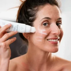 SVR Clairial Night Peel - Peeling delicato notturno per le iperpigmentazioni e le discromie, 50 ml