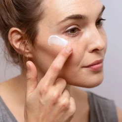 SVR Palpébral by Topialyse - Crème Trattamento in Crema Palpebre Irritate, 15ml