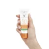 Vichy Capital Soleil 3 in 1 - Crema solare per il viso opacizzante con protezione SPF 50+, 50 ml