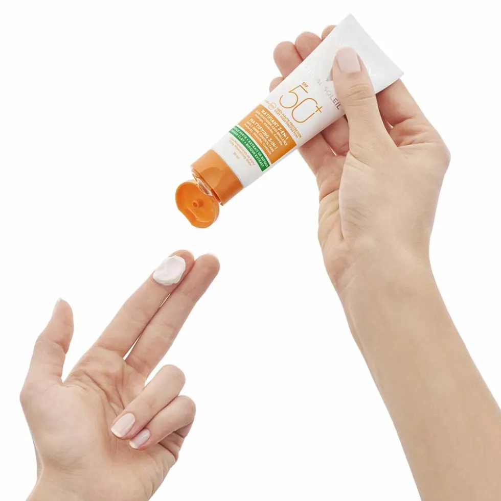 Vichy Capital Soleil 3 in 1 - Crema solare per il viso opacizzante con protezione SPF 50+, 50 ml