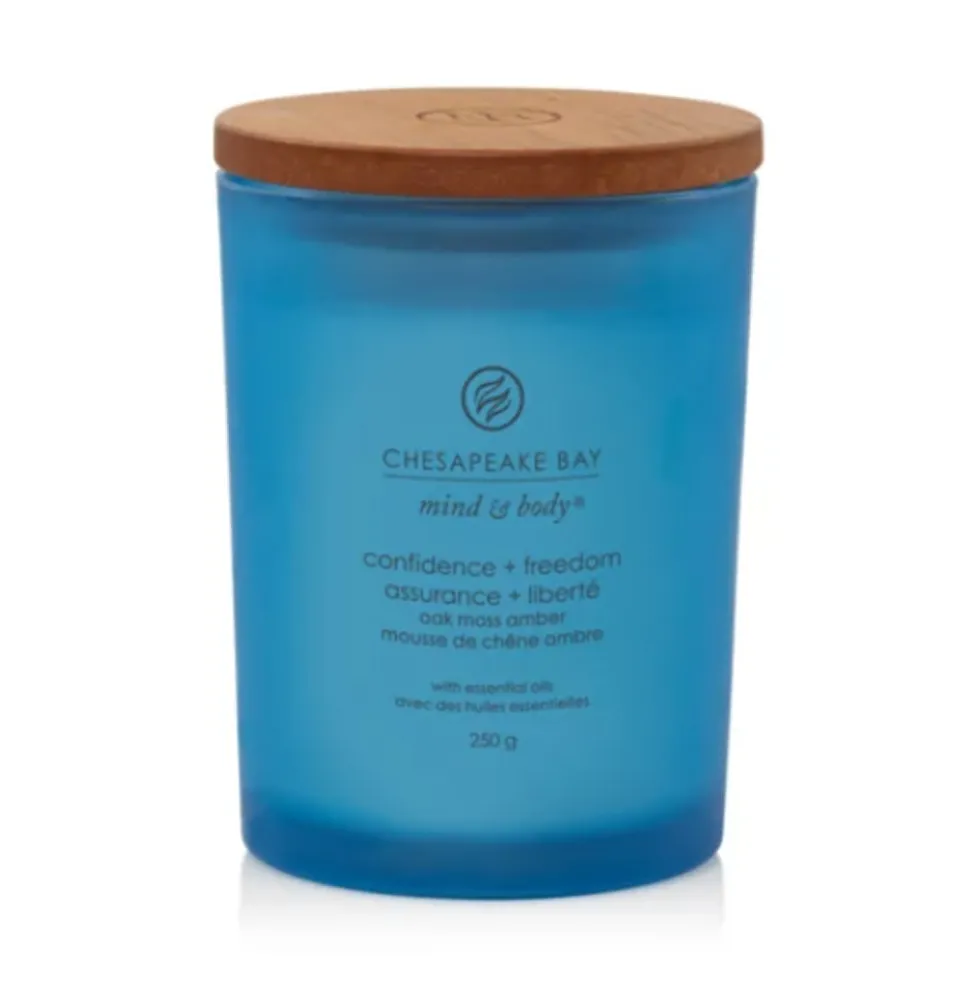 Yankee Candle Confidence & Freedom - Candela Cedro Muschio e Ambra Media, 250g